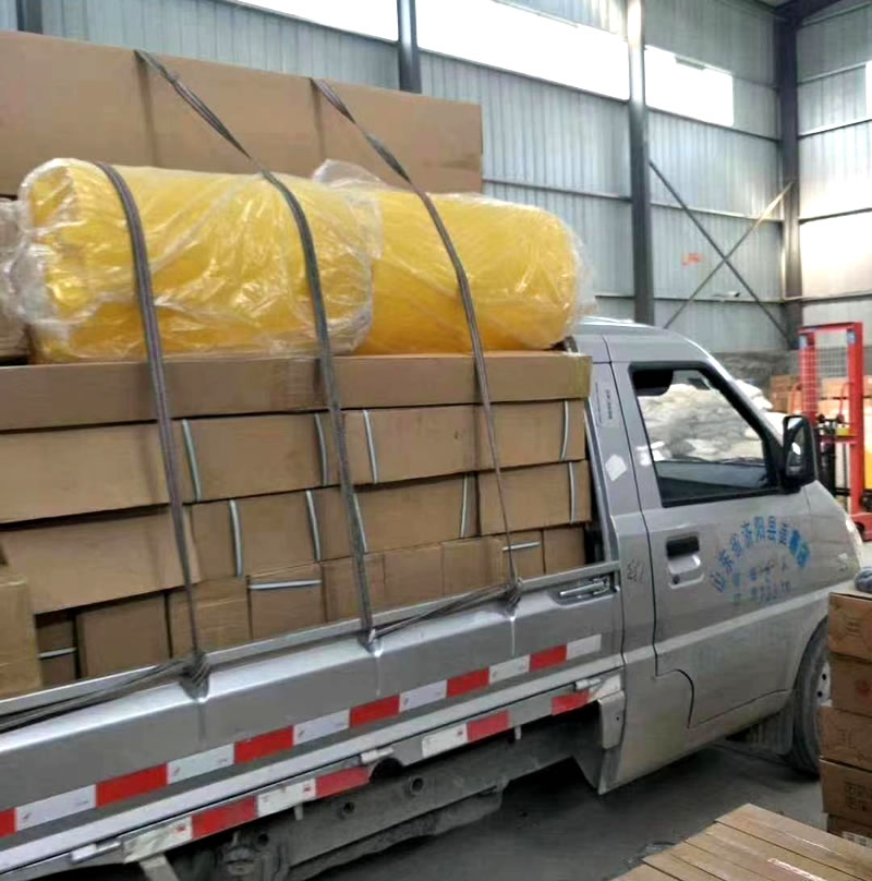 水處理設(shè)備配件裝車發(fā)貨，每天現(xiàn)場(chǎng)發(fā)貨